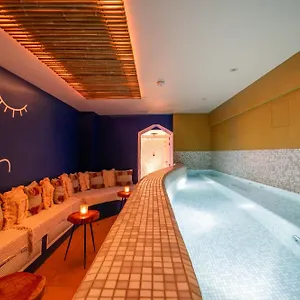 La Hôtel&spa Hotel Paris